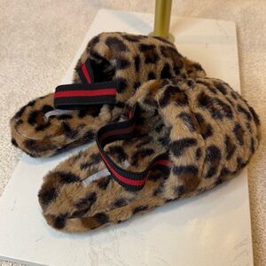 Lauren Lorraine Plush Faux Fur  Slides Slippers Cross-back Strap Women’s Size 8